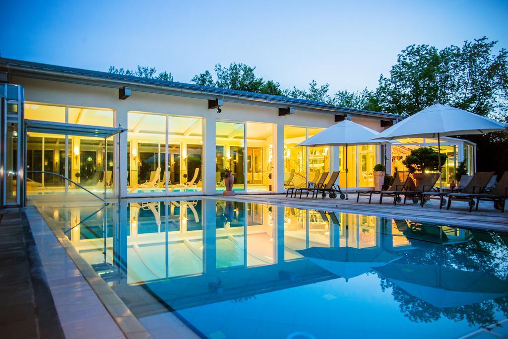 באד פיסינג Thermenhotel Quellenhof מראה חיצוני תמונה