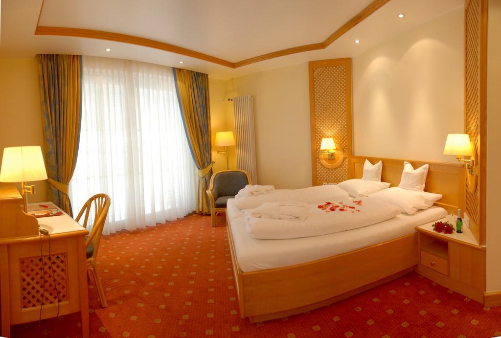 באד פיסינג Thermenhotel Quellenhof חדר תמונה