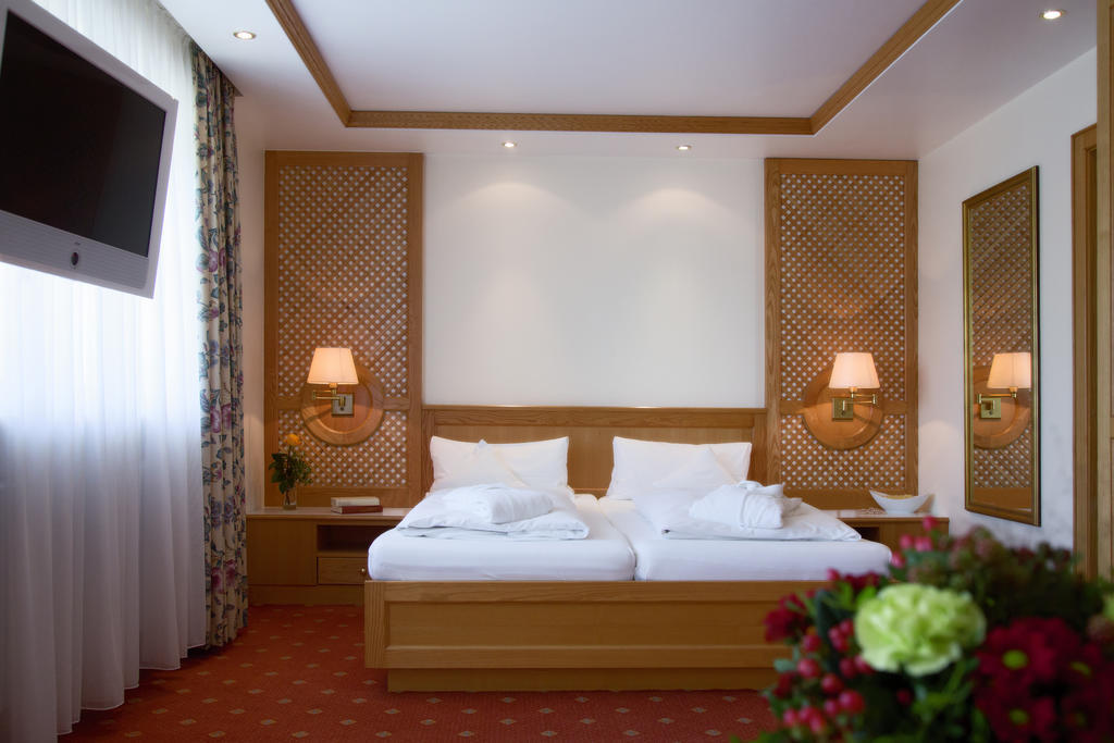 באד פיסינג Thermenhotel Quellenhof מראה חיצוני תמונה